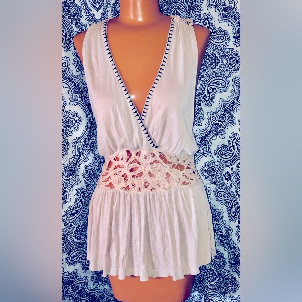 FREE PEOPLE•SIZE-S•CUT OUT•CROCHETED•SLEEVELESS